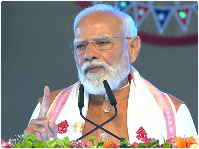 50000 से अधिक लोग, 'भारत माता की जय' के नारे... गुवाहाटी में PM मोदी का रोड शो