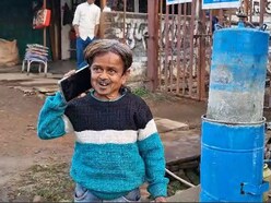 वाह 'बड़े बाबू'! भारत के सबसे छोटे गैस वेल्डर ने नहीं की शादी, वजह दिल छू लेगी