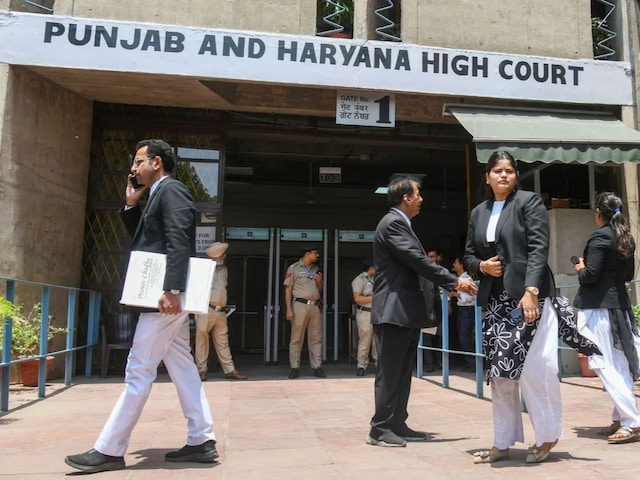 'बस अपने राजा बेटा को बचाना चाहती थी', कोर्ट ने बलात्कारी की मां को रिहा किया