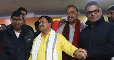 RLM के तीनों विधायकों ने भाजपा के कार्यकारी राष्ट्रीय अध्यक्ष नितिन नवीन से मुलाकात कर बिहार की राजनीति में हलचल बढ़ा दी है.