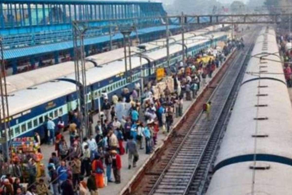 इंडिगो फेल रेलवे टिकटों पर महा-दौड़ शुरू 4 ट्रेनों पर मंत्रालय ने बड़ा ऐलान
