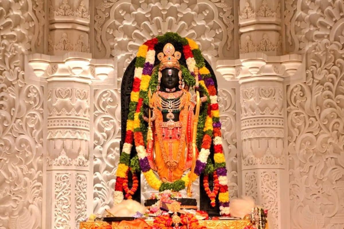 रामलला की बन गई नई पोशाक इतनी खूबसूरत की पूछो नहीं देखते हो मोह लेगी मन