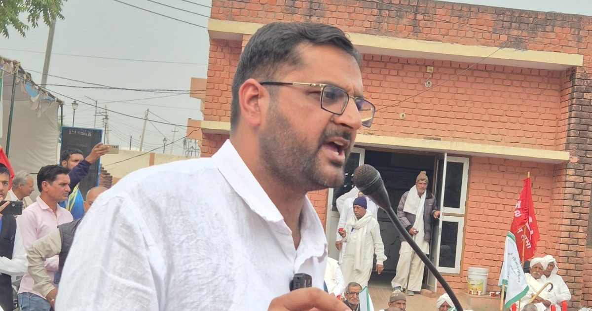 ‘अब सूली पर भी चढ़ा तो...’, महापंचायत में फूट-फूट कर रोए किसान नेता रवि आजाद