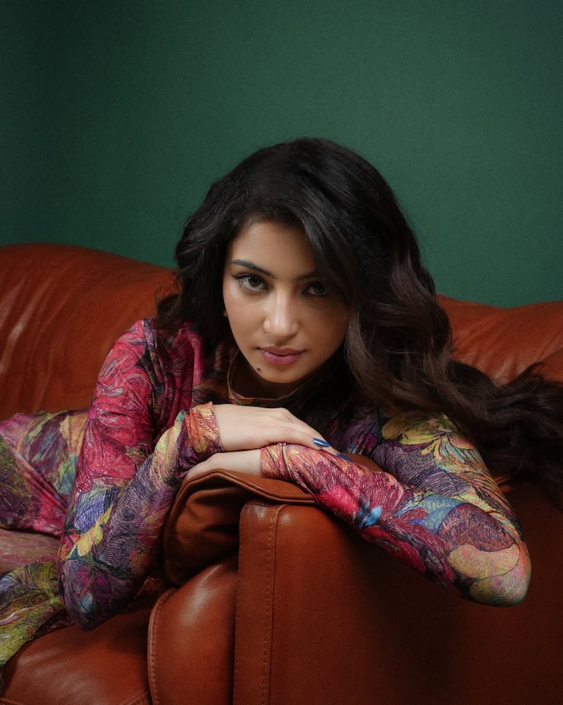 Sarr Arjun Dhurandhar Sarr Arjun Dhurandhar