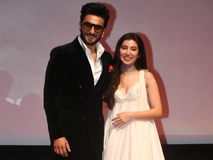 Sarr Arjun Dhurandhar Sarr Arjun Dhurandhar