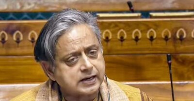 शशि थरूर ने पेश किए कुल तीन बिल.