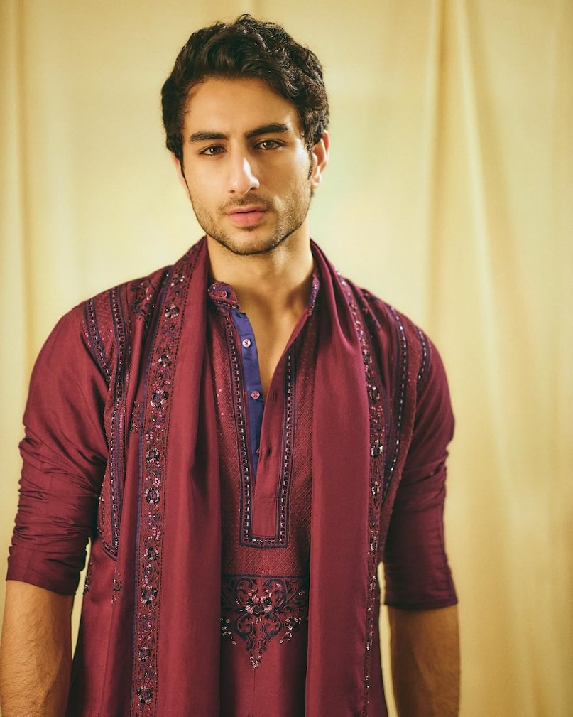 Aryan Khan, Ahaan Panday, Rasha Thadani, aaman devgan, Shanaya Kapoor, Ibrahim Ali Khan, Sara Arjun, आर्यन खान, अहान पांडे, राशा थडानी, अमान देवगन, शनाया कपूर, इब्राहिम अली खान, सारा अर्जुन Aryan Khan, Ahaan Panday, Rasha Thadani, aaman devgan, Shanaya Kapoor, Ibrahim Ali Khan, Sara Arjun, आर्यन खान, अहान पांडे, राशा थडानी, अमान देवगन, शनाया कपूर, इब्राहिम अली खान, सारा अर्जुन