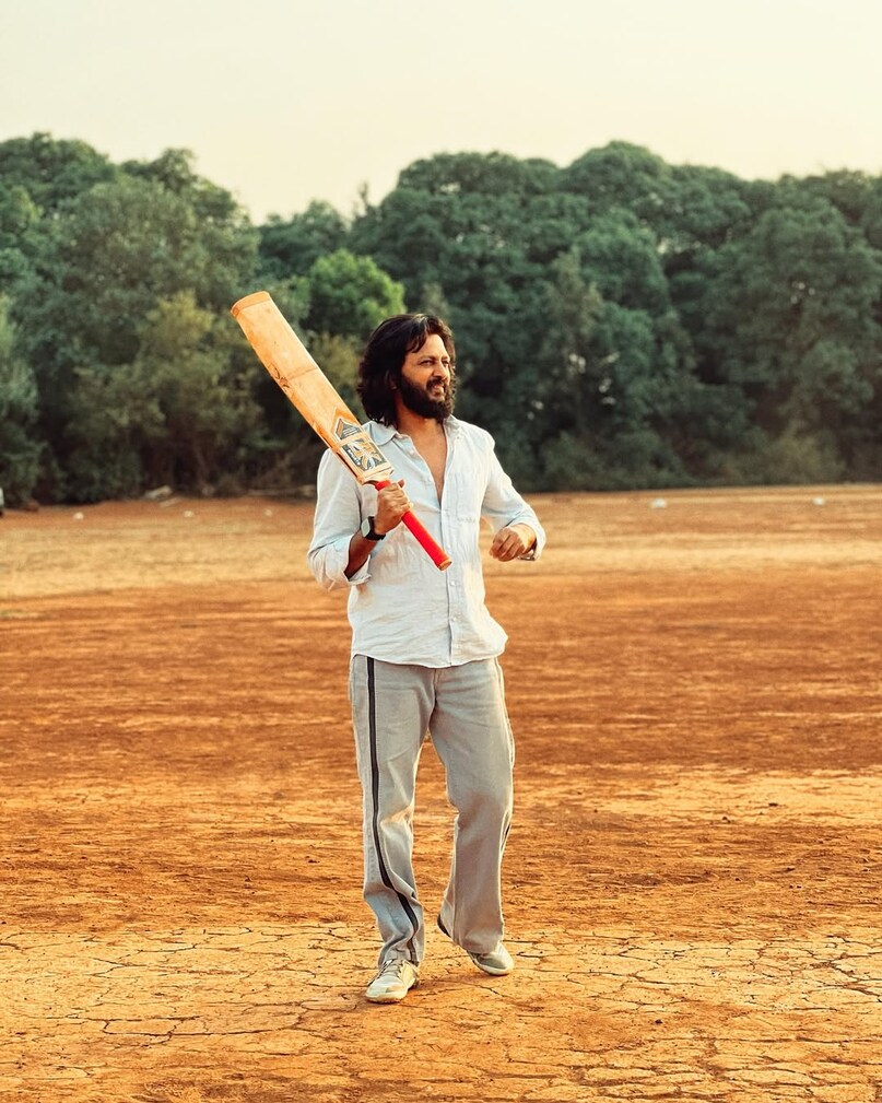 Riteish Deshmukh, Riteish Deshmukh News, Riteish Deshmukh Family, Happy Birthday Riteish Deshmukh, riteish deshmukh net worth, Riteish Deshmukh wife, रितेश देशमुख , रितेश देशमुख का बर्थडे, रितेश देशमुख का परिवार, रितेश देशमुख के पिता, रितेश देशमुख के नेटवर्थ