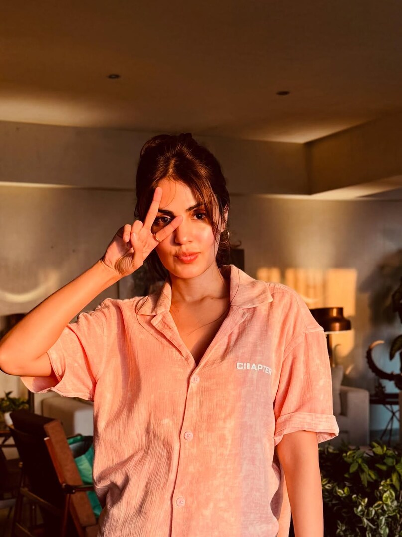 Rhea Chakraborty, Rhea Chakraborty News, Rhea Chakraborty wants to freeze eggs,  Rhea Chakraborty on balancing career and motherhood, Huma Qureshi and Rhea Chakraborty, रिया चक्रवर्ती, रिया चक्रवर्ती न्यूज, रिया चक्रवर्ती अंडे फ्रीज कराना चाहती हैं, रिया चक्रवर्ती करियर और मातृत्व को संतुलित करने पर विचार कर रही हैं, हुमा कुरेशी और रिया चक्रवर्ती