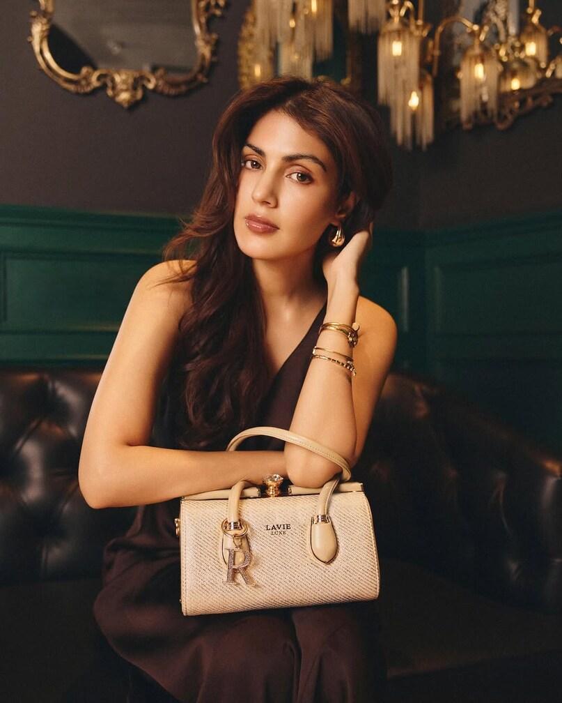 Rhea Chakraborty, Rhea Chakraborty News, Rhea Chakraborty wants to freeze eggs,  Rhea Chakraborty on balancing career and motherhood, Huma Qureshi and Rhea Chakraborty, रिया चक्रवर्ती, रिया चक्रवर्ती न्यूज, रिया चक्रवर्ती अंडे फ्रीज कराना चाहती हैं, रिया चक्रवर्ती करियर और मातृत्व को संतुलित करने पर विचार कर रही हैं, हुमा कुरेशी और रिया चक्रवर्ती