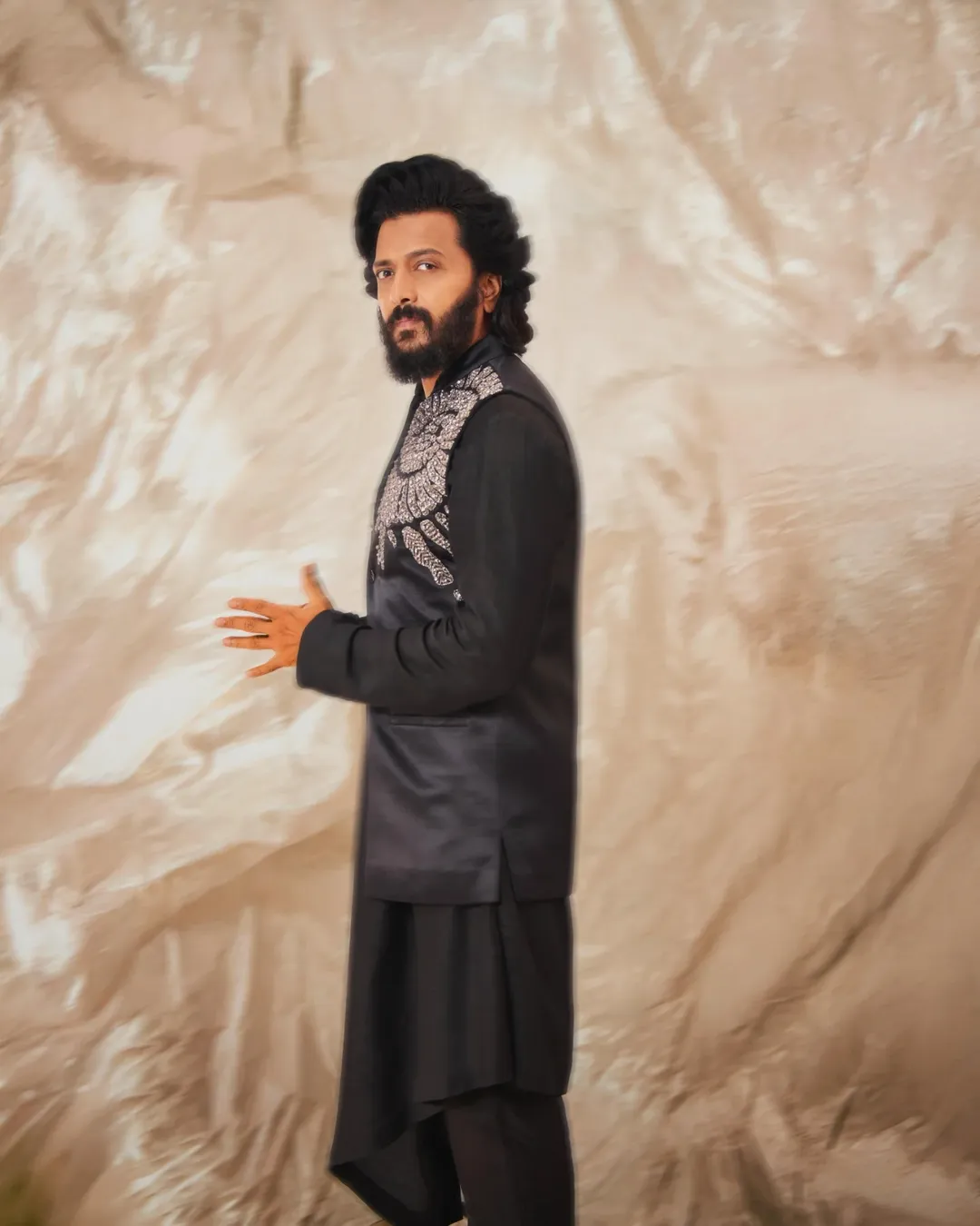 Riteish Deshmukh, Riteish Deshmukh News, Riteish Deshmukh Family, Happy Birthday Riteish Deshmukh, riteish deshmukh net worth, Riteish Deshmukh wife, रितेश देशमुख , रितेश देशमुख का बर्थडे, रितेश देशमुख का परिवार, रितेश देशमुख के पिता, रितेश देशमुख के नेटवर्थ