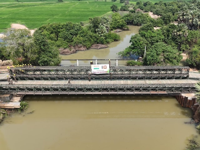 120 फीट का पुल हवा में उड़ाकर पहुंचाया, पीएम ने श्रीलंका को दिया मदद का भरोसा