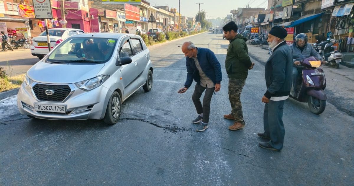 2 दिन भी टिक नहीं पाई चंडीगढ़ धर्मशाला हाईवे की नई टारिंग, NHAI पर उठे सवाल