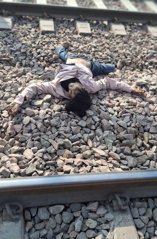 हरियाणाः रेलवे ट्रैक पर रील बनाने का चस्का पड़ा भारी, दो युवकों की गई जान