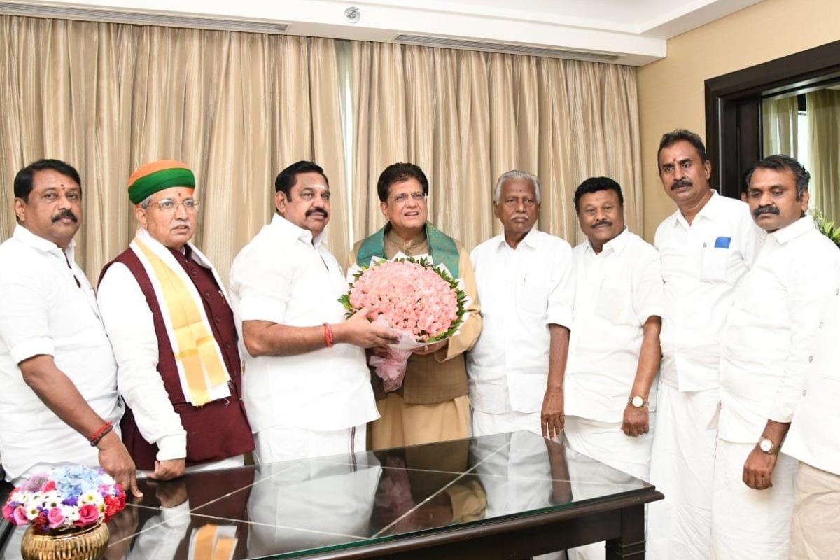 विजय पर डोरे AIADMK से मोलभाव तमिलनाडु में बीजेपी का सबसे बड़ा दांव