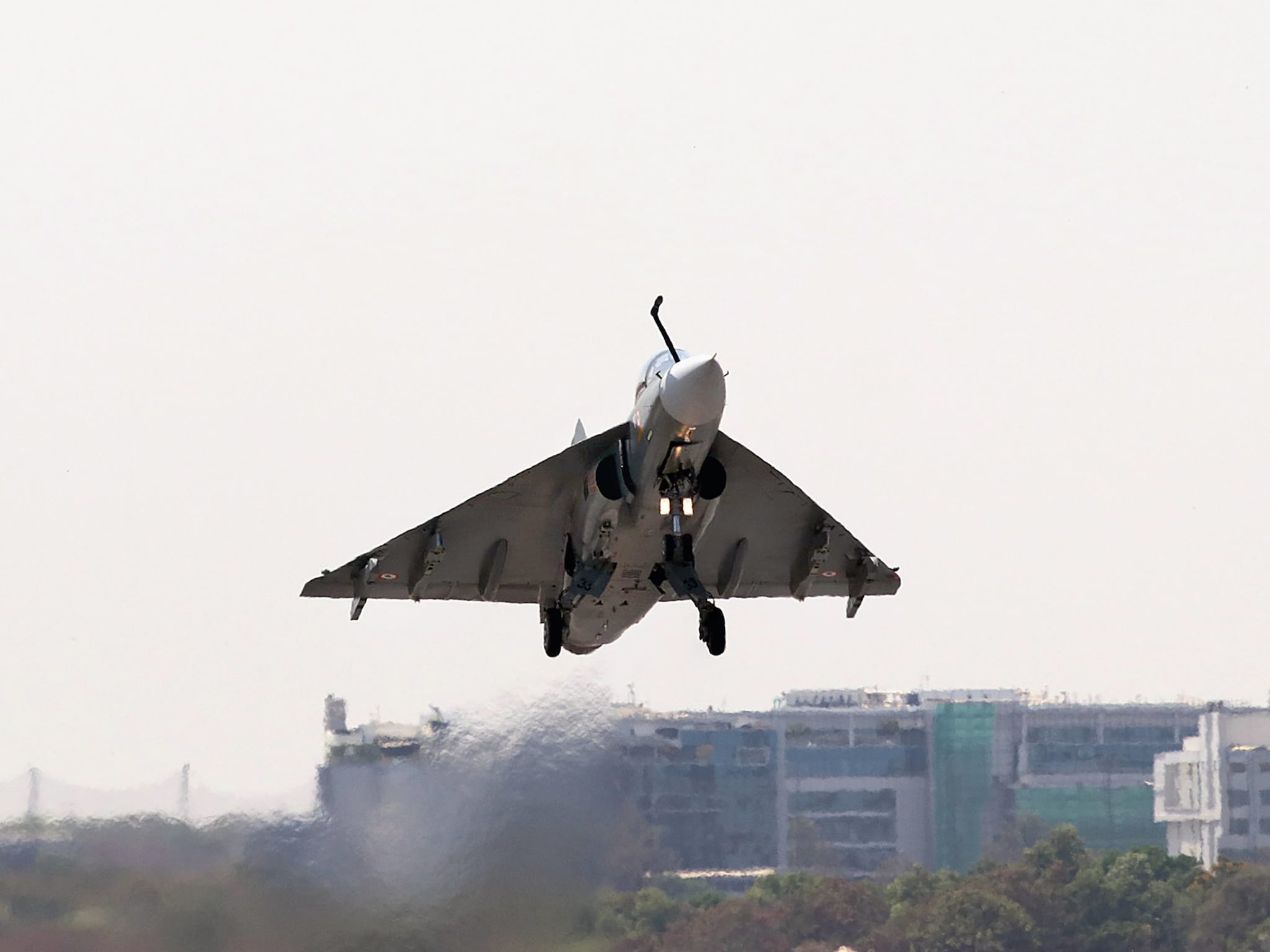 10 फाइटर जेट्स डिलीवर नहीं कर पा रहा HAL वायुसेना चीफ की फटकार के बाद भी देरी