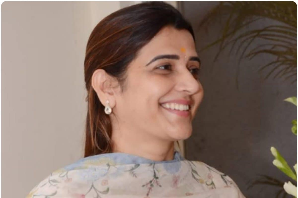 BMC चुनाव से पहले उद्धव ठाकरे गुट को बड़ा झटका, तेजस्वी घोसालकर का इस्तीफा