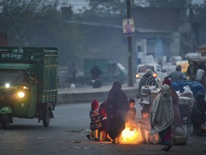 पंजाब से बिहार तक कोहरे और ठंड से बुरा हाल. 