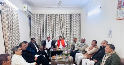 पीएन पाठक का तो कहना है कि सहभोज के लिए मेरे आवास पर एकत्र हुए थे साथी विधायक.