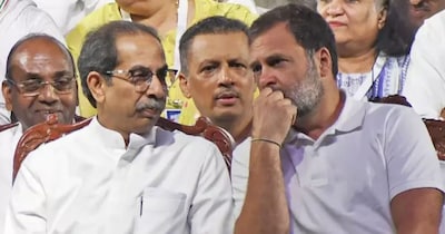 शिवसेना उद्धव ठाकरे गुट के नेता ने महाराष्ट्र निकाय चुनाव में हार पर कांग्रेस को घेरा है.