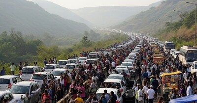 Pune Highway Gridlock: New Year Rush Jams Lonavala-Khandala, Heavy Vehicles Banned