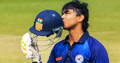 वैभव सूर्यवंशी का कोहराम जारी, सिर्फ चौके छक्के से बना डाले 154 रन
