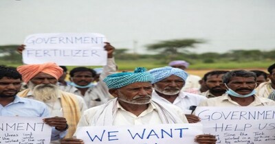 प्रतापगढ़ के दलोट में यूरिया की किल्लत से किसान और महिलाएं कतार में