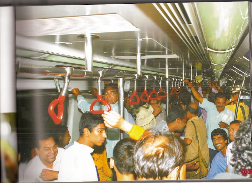 TS#01 मेट्रो ट्रेन का निर्माण दक्षिण कोरिया के MRM कंसोर्टियम द्वारा किया गया था और इसके बाद इसे जहाज के माध्यम से भारत के कोलकाता लाया गया. कोलकाता से इसे भारतीय रेलवे नेटवर्क के जरिए दिल्ली पहुंचाया गया.चार कोच वाली इस ट्रेन की प्रारंभिक लागत लगभग 24 करोड़ रुपये आई थी, जो उस समय काफी ज्यादा थी. 