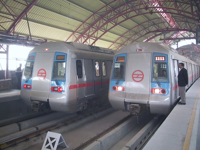 शुरुआत में TS#01 चार कोचों की ट्रेन थी लेकिन यात्रियों की बढ़ती मांग को पूरा करने के लिए 2014 में कोचों की संख्या बढ़ाकर छह की गई और फिर 2023 में इसे आठ कोचों की ट्रेन बना दिया गया.अब तक यह लगभग 29 लाख किलोमीटर चल चुकी है और इसने 6 करोड़ से अधिक यात्रियों को सुरक्षित रूप से यात्रा कराई है, साथ ही लगभग 24 लाख बार दरवाजों का संचालन किया गया है. 