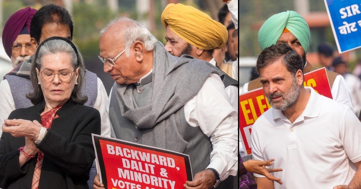 SIR पर ‘हल्ला बोल’, राहुल-सोनिया का संसद के बाहर पोस्टर वाला विरोध प्रदर्शन