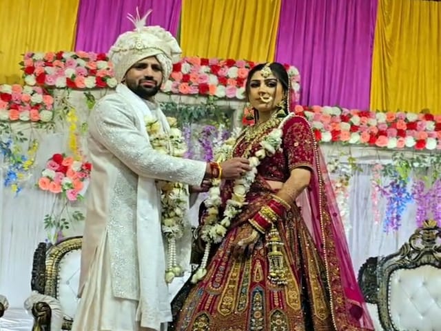 ओलंपिक मेडल विजेता रवि दहिया रिचा संग लिए 7 फेरे, कौन है दुल्हनियां?