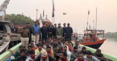 नौकाओं और उनके 35 चालक दल के सदस्यों को हिरासत में लिया गया और बाद में पश्चिम बंगाल के फ्रेज़रगंज स्थित मरीन पुलिस के हवाले किया गया. Source: Ministry of Defence