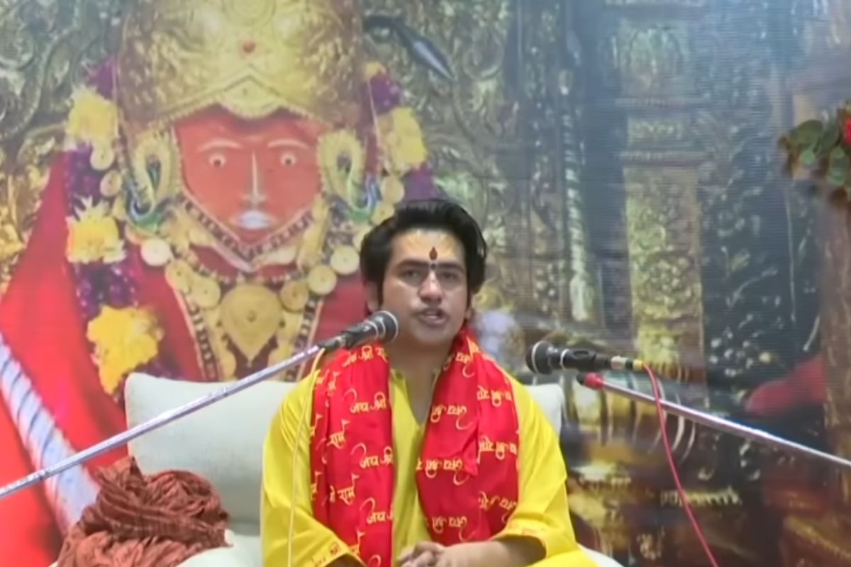 भारत धर्मशाला नहीं! बांग्लादेशी हिंदुओं को जगह दें: बागेश्वर बाबा