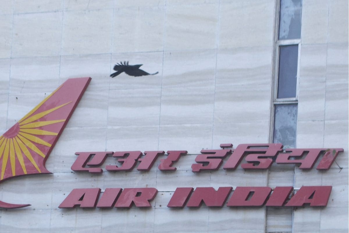 कोलकाता में 24 घंटे से फंसा है एयर इंडिया का विमान क्‍या है वजह