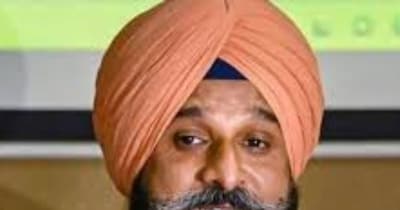 सुप्रीम कोर्ट से फिलहाल बिक्रम सिंह मजीठिया को राहत नहीं मिली है.