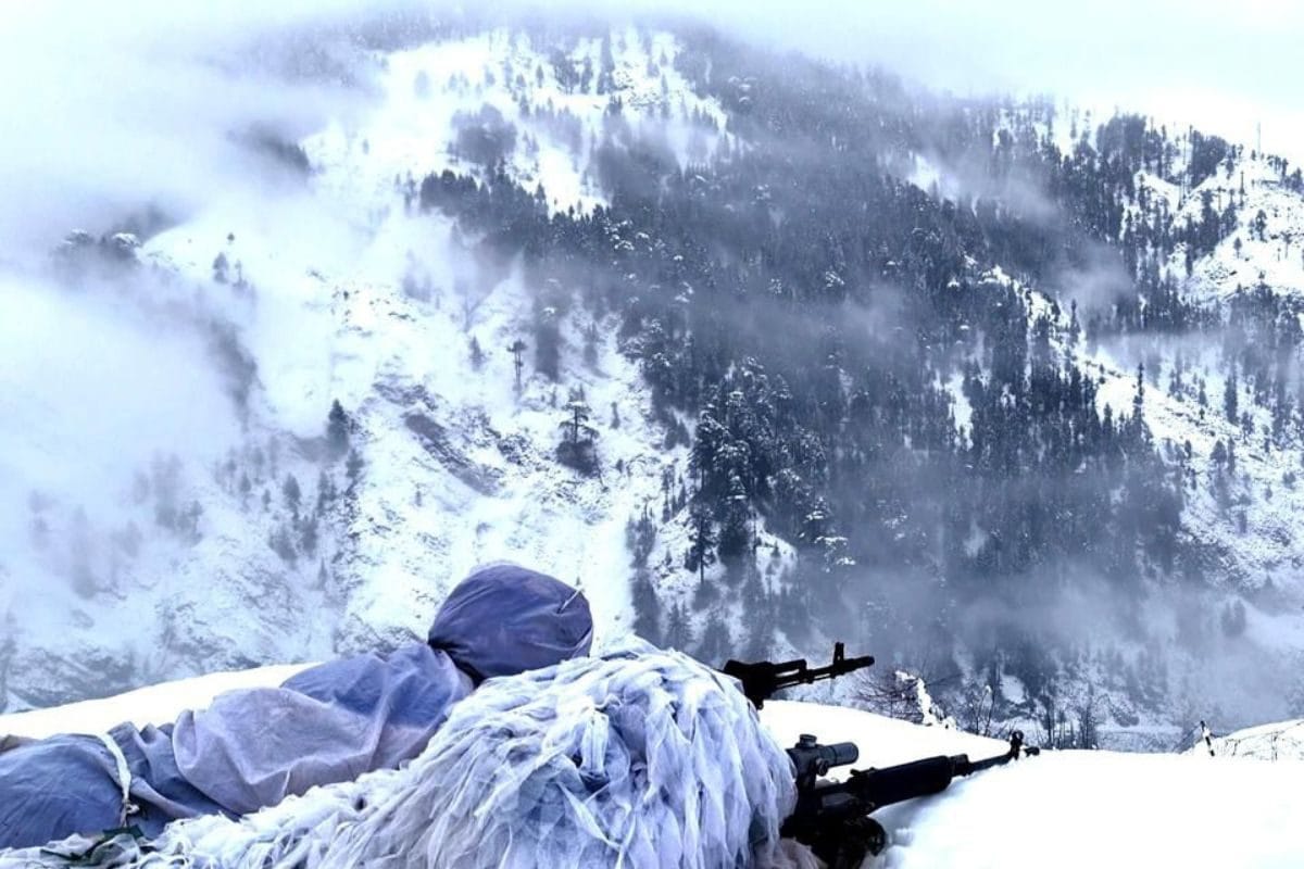 बर्फीले तूफान में भी सेना का कड़ा पहरा! किश्तवाड़-डोडा के जंगलों में आतंकियों की तलाश-VIDEO