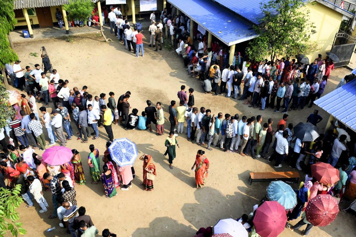 बिहार से बंगाल तक SIR में घट गए वोटर फ‍िर असम में कैसे 135% बढ़ गए वोटर