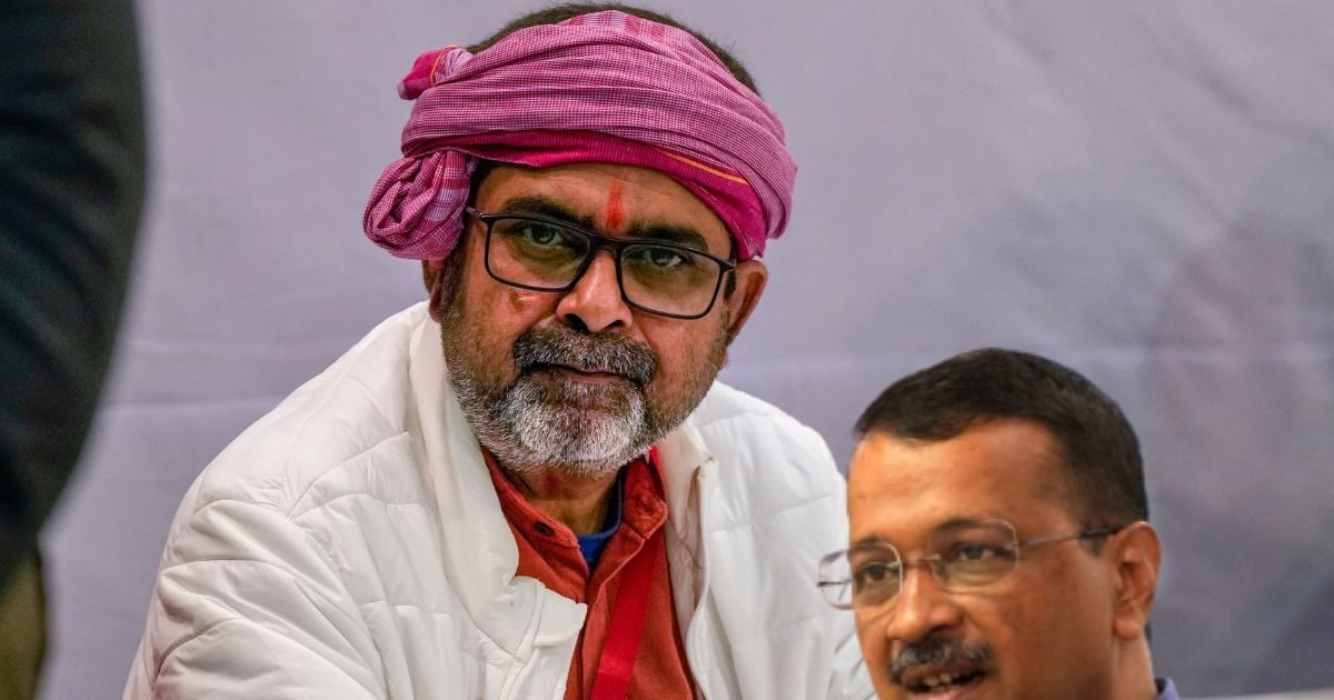 'नॉट डन' ओझा को भारती ने तो सुना दिया, UPSC गुरु ने केजरीवाल को बताया महान