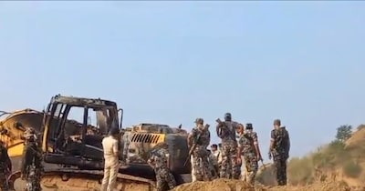 बालू के अवैध उत्खनन के खिलाफ एक्शन में पुलिस.