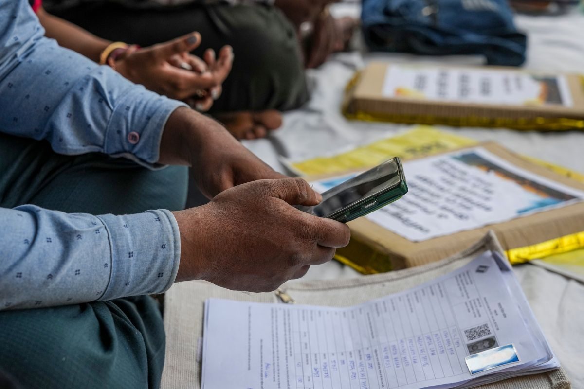 बंगाल में मुर्दे दे रहे थे गवाही EC की सख्ती के बाद 24 घंटे में पलटा आंकड़ा