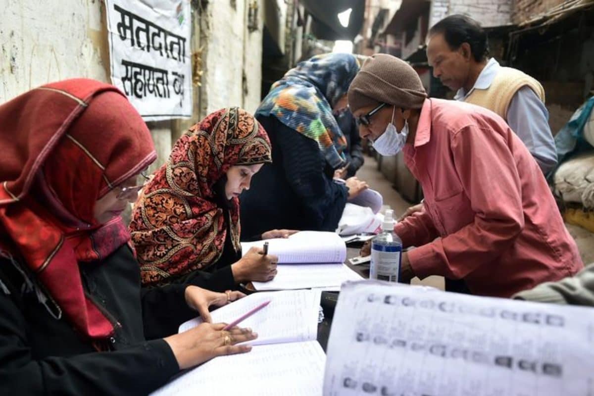 बंगाल SIR का अजीब कांड 5 साल के बच्चे को बना दिया पिता हिला पूरा जिला