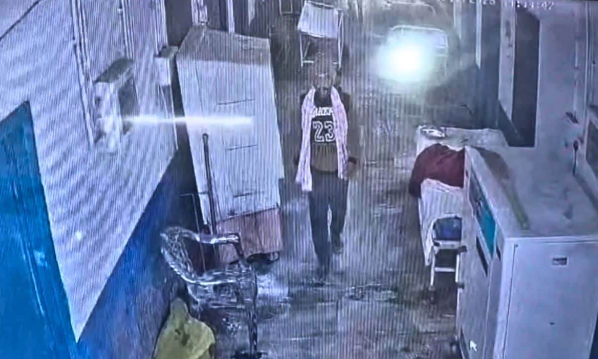 Video: पुलिस की आंखों के सामने ओझल हुआ कैदी, अस्पताल में दे गया चकमा