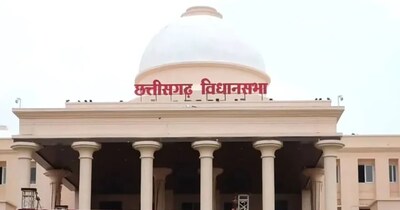 छत्‍तीसगढ़ विधानसभा में पहले दिन कांग्रेस ने सत्र का बहिष्‍कार किया. 