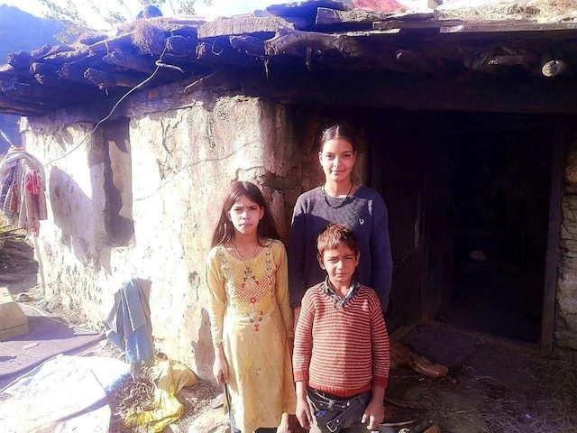 एक तरफ पशु और दूसरी तरफ बहते आंसू! 4 अनाथ बच्चों की रुलाने वाली कहानी