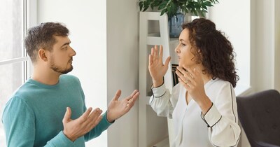 कपल फाइटिंग.