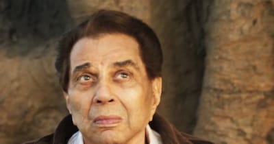 धर्मेंद्र आखिरी बार फिल्म इक्कीस में नजर आने वाले हैं.