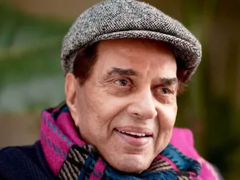 Dharmendra death, Dharmendra ashes, Sunny deol and Bobby Deol immersed Dharmendras ashes in ganga, Haridwar, Ganges, Ashes immersion, Sunny Deol, Bobby Deol, Karan Deol, Pilibhit House Ghat, धर्मेंद्र का निधन मृत्यु, धर्मेंद्र की अस्थियां, सनी और बॉबी ने धर्मेन्द्र की अस्थियों को गंगा में विसर्जित किया, हरिद्वार, गंगा, अस्थियों का विसर्जन, सनी देओल , बॉबी देओल, करण देओल