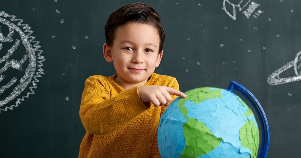 रुपया गिरने से कितनी महंगी हो जाएगी अमेरिका में पढ़ाई? बढ़ेगा लाखों का खर्च