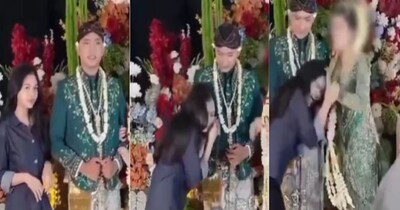 दूल्हे का हाथ चुम प्यार जता रही थी प्रेमिका (इमेज- सोशल मीडिया) 