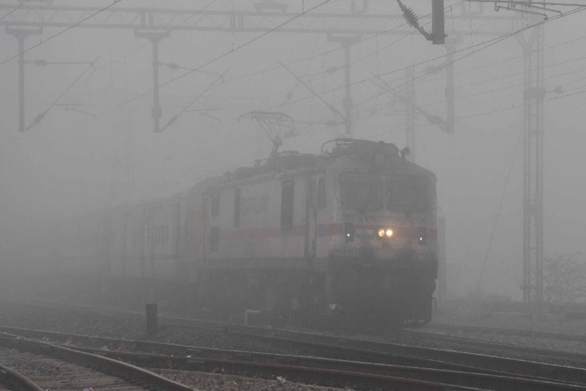 घने कोहरे की वजह से आज दिल्‍ली की ओर आने वाली 60 से अधिक ट्रेनें लेट